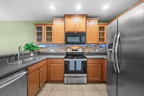 Kitchen - 11686 Tempest Harbor Loop, Venice, FL 34292 photo 3 of 5