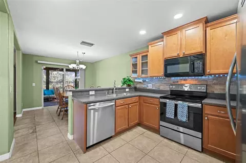 Kitchen - 11686 Tempest Harbor Loop, Venice, FL 34292 photo 4 of 5