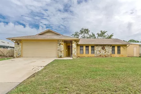 3007 Yule Tree Dr, Edgewater, FL 32141 photo 1