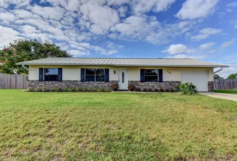 2342 Evergreen Dr, Edgewater, FL 32141 photo 1
