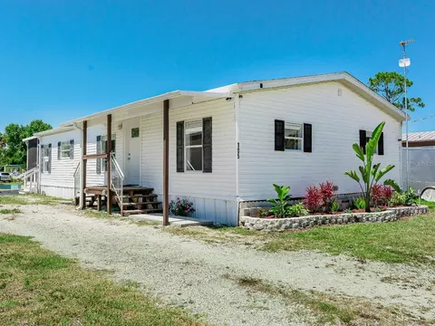 105 Charles St, Edgewater, FL 32141 photo 1