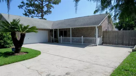 2916 Pine Tree Dr, Edgewater, FL 32141 photo 1