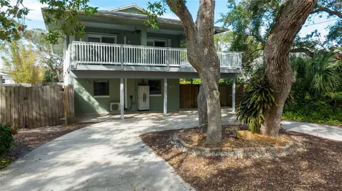 820 E 19th Ave, New Smyrna Beach, FL 32169