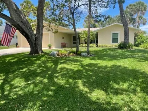 45 Oak Tree Dr, New Smyrna Beach, FL 32169