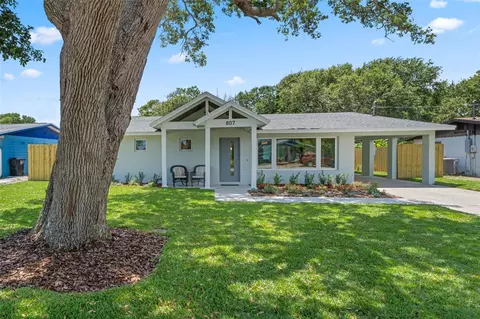 807 E 16th Ave, New Smyrna Beach, FL 32169
