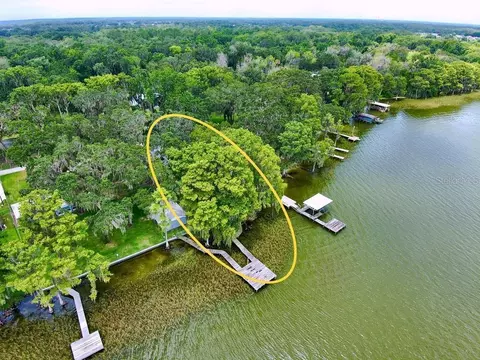 28055 Leuty Rd, Okahumpka, FL 34762