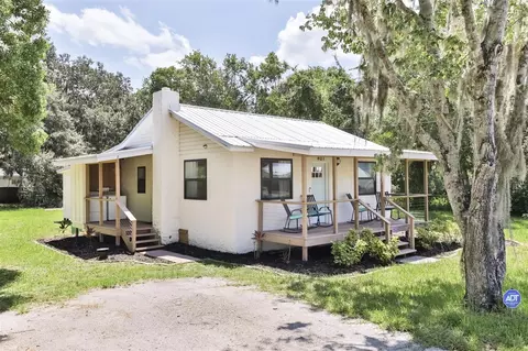 401 Cherry St, New Smyrna Beach, FL 32168