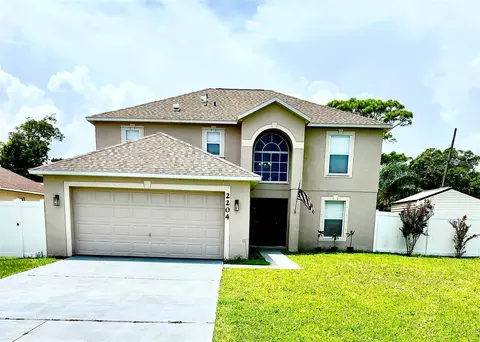2204 Travelers Palm Dr, Edgewater, FL 32141