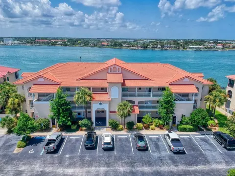 448 Bouchelle Dr #304, New Smyrna Beach, FL 32169