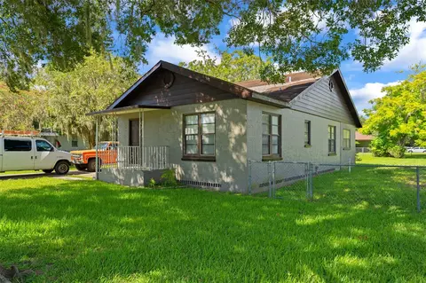 260 W Pine Ave, New Smyrna Beach, FL 32168