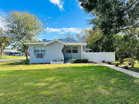 579 Hamilton St, New Smyrna Beach, FL 32168