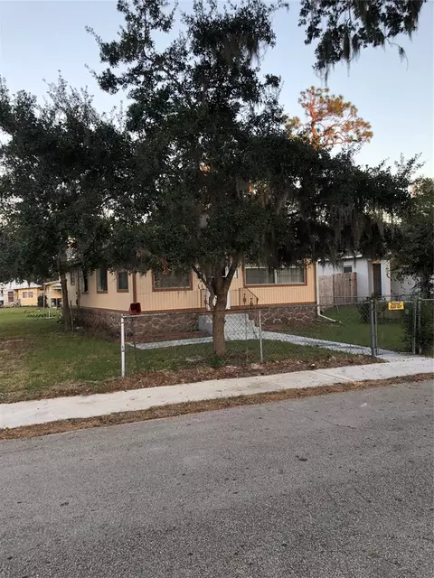 439 Palm St, New Smyrna Beach, FL 32168