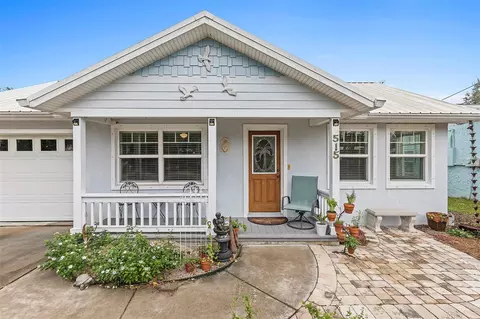 515 S Pine St, New Smyrna Beach, FL 32169