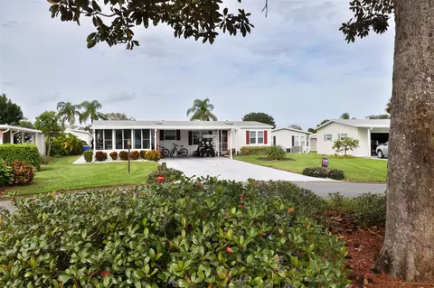 821 Masthead Ln, Edgewater, FL 32141