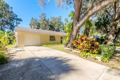 1526 Queen Palm Dr, Edgewater, FL 32132