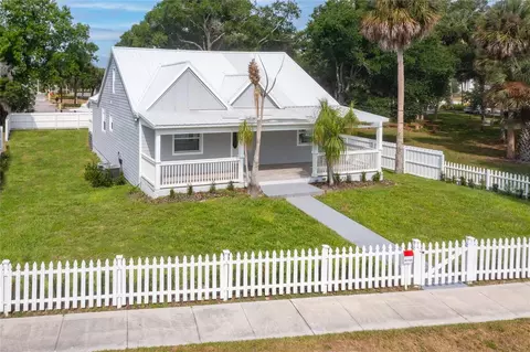 1720 Magnolia St, New Smyrna Beach, FL 32168