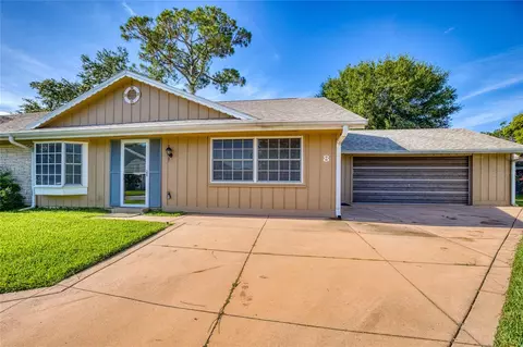 8 Eagle Ln, New Smyrna Beach, FL 32168