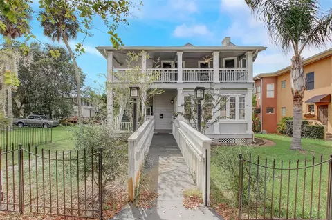 114 Live Oak St, New Smyrna Beach, FL 32168