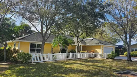 1200 Fairvilla Dr, New Smyrna Beach, FL 32168