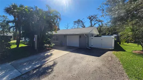 111 Oakwood Ave, New Smyrna Beach, FL 32169