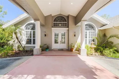 1111 Apache Dr, Geneva, FL 32732