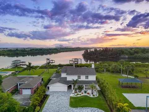 55 Cunningham Dr, New Smyrna Beach, FL 32168