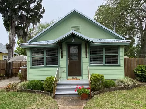 524 Ball St, New Smyrna Beach, FL 32168