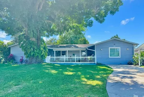 10 Fairway Cir, New Smyrna Beach, FL 32168
