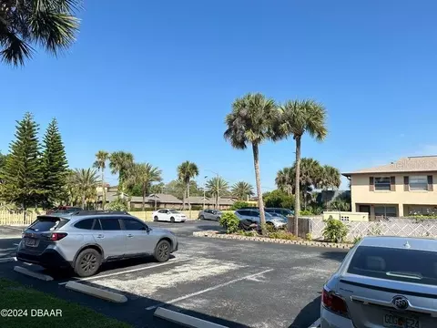 1351 S Ridgewood Ave #2, Daytona Beach, FL 32114