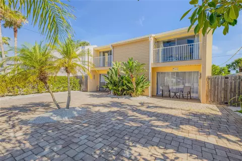 312 Due East St, New Smyrna Beach, FL 32169
