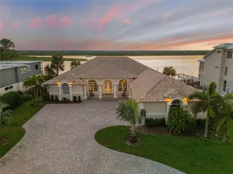 1326 N Peninsula Ave, New Smyrna Beach, FL 32169