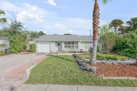 301 N Pine St, New Smyrna Beach, FL 32169