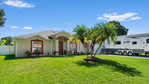 1719 Victory Palm Dr, Edgewater, FL 32132