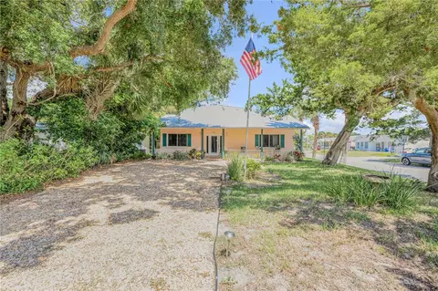 3611 Saxon Dr, New Smyrna Beach, FL 32169