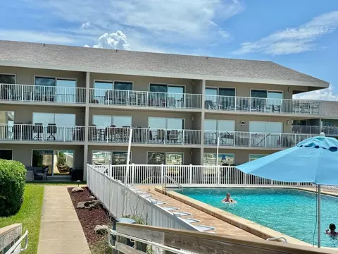4801 Saxon Dr #B212, New Smyrna Beach, FL 32169