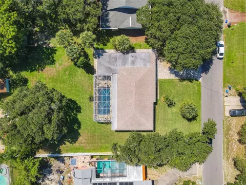 813 E 13th Ave, New Smyrna Beach, FL 32169