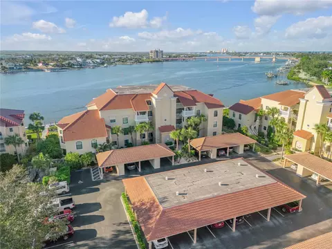 438 Bouchelle Dr #302, New Smyrna Beach, FL 32169