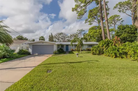 16 Fairway Cir, New Smyrna Beach, FL 32168