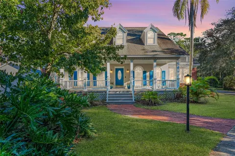 535 Valley Stream Dr, Geneva, FL 32732