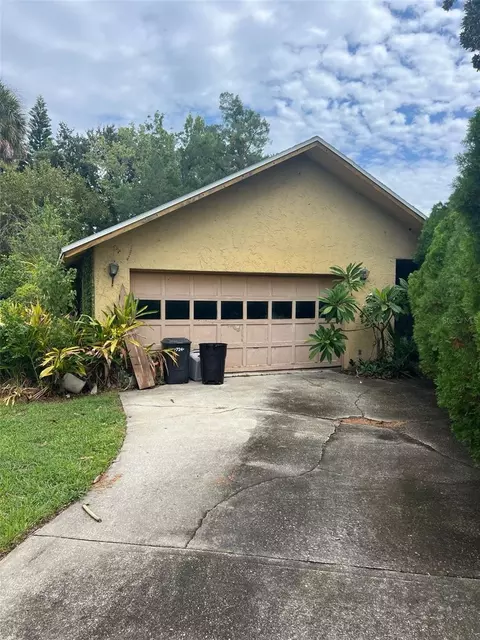 724 Horseman Dr, Port Orange, FL 32127