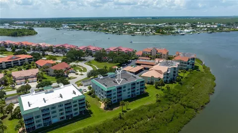 432 Bouchelle Dr #403, New Smyrna Beach, FL 32169