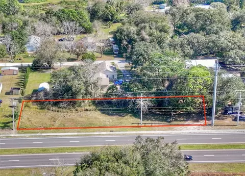 135 N Us Highway 1, Oak Hill, FL 32759