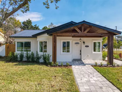 1423 Palmetto St, New Smyrna Beach, FL 32168