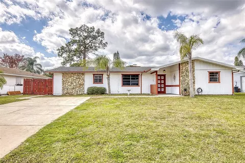 2712 Queen Palm Dr, Edgewater, FL 32141