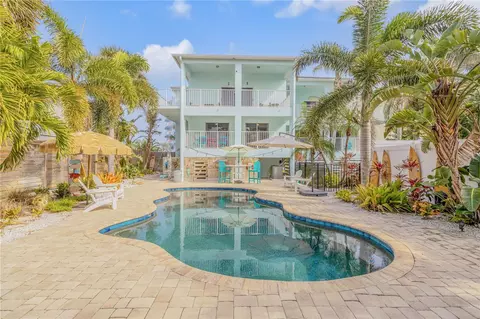 604 S Atlantic Ave, New Smyrna Beach, FL 32169