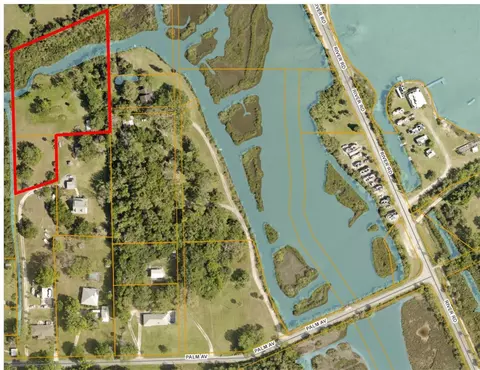 318 Palm Ave, Oak Hill, FL 32759