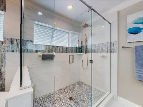Bath - 2019 S Riverside, Edgewater, FL 32141 photo 6 of 8