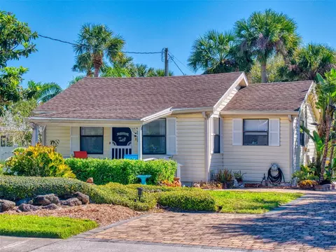 603 N Peninsula Ave, New Smyrna Beach, FL 32169