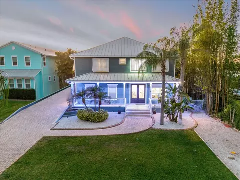 2718 Sunset Dr, New Smyrna Beach, FL 32168