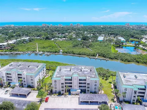 430 Bouchelle Dr #202, New Smyrna Beach, FL 32169